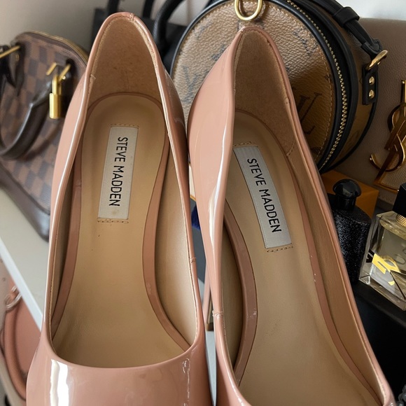 Steve Madden Beautiful Heel - Picture 4 of 8